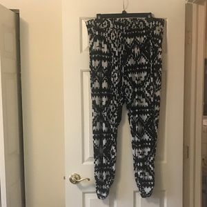 🖤Black & White Plus Size Joggers🖤